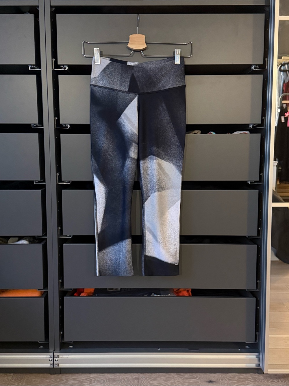 Reebok Black & White Abstract Print Capri Leggings